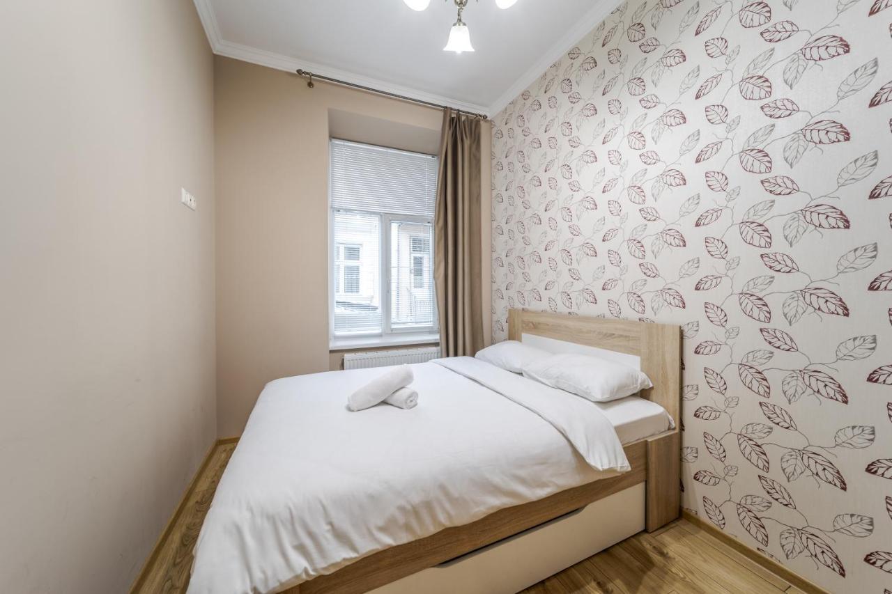 Apartment On Stavropihiiska Street 1 Lviv Exterior photo